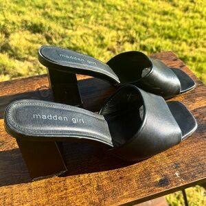 Women’s black heel size 8 Madden girl